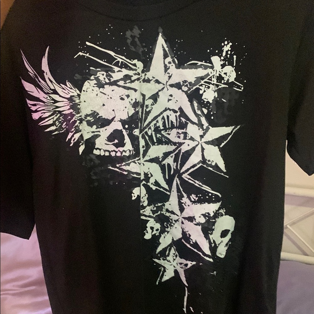 SHEIN Black Short Sleeve Tee with Artistic Design